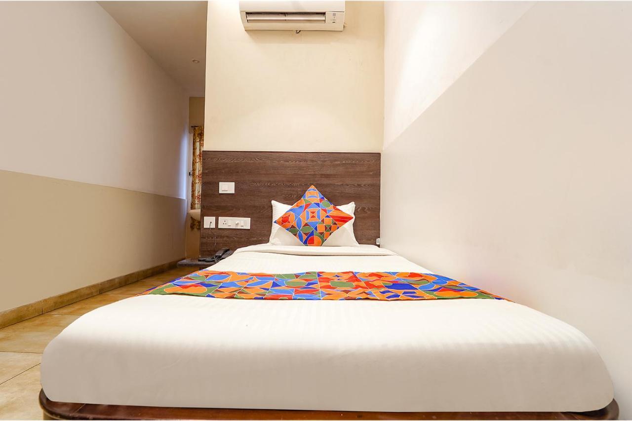 Fabhotel Karpagam - 900M From Nehru Stadium Коимбаторе Екстериор снимка